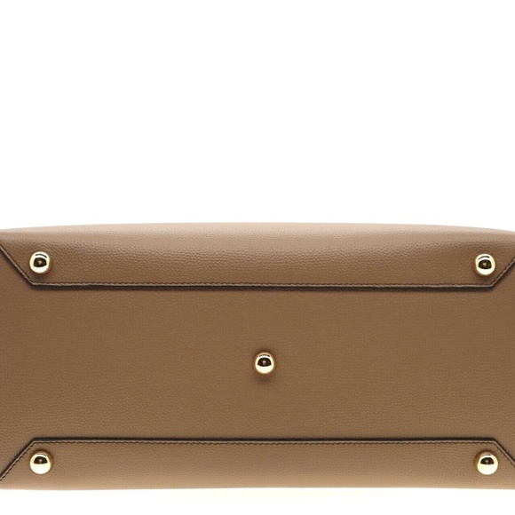 Burberry Banner Medium Tote Shoulder Bag Dark Sand Leather New - Picture 8 of 8